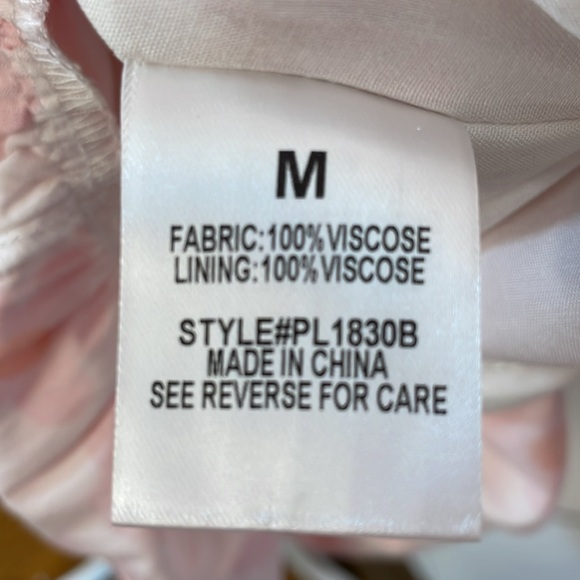 PINK LILY- Floral Print Smocked Back Mimi Dress size M - Picture 9 of 9